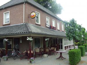 Partycentrum de D��l Beek op Deejay-huren.nl. Live bands & coverbands boekt u ook bij deejay-huren.nl!